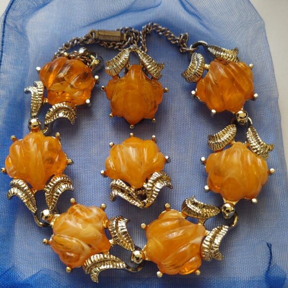 Vintage Germany Orange Lucite Shell Motif Necklace and Clip-on Earring Set - Picture 2 of 10